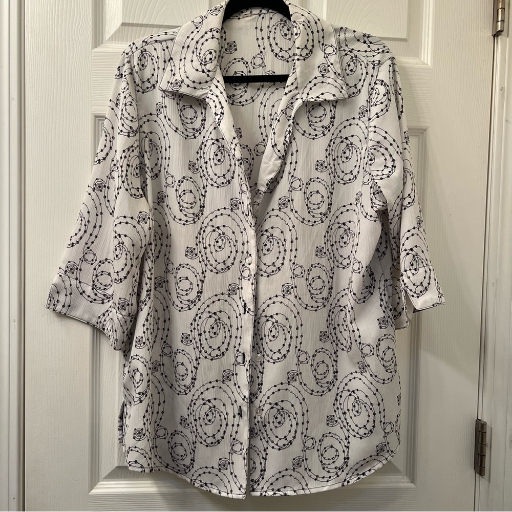 Black & White Swirl Pattern Disco Short Sleeve Top